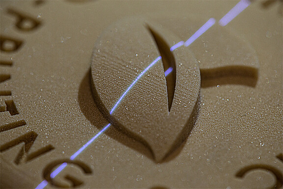 Prüfung von gedruckten Bauteilen mit Blue-Laser-Sensoren