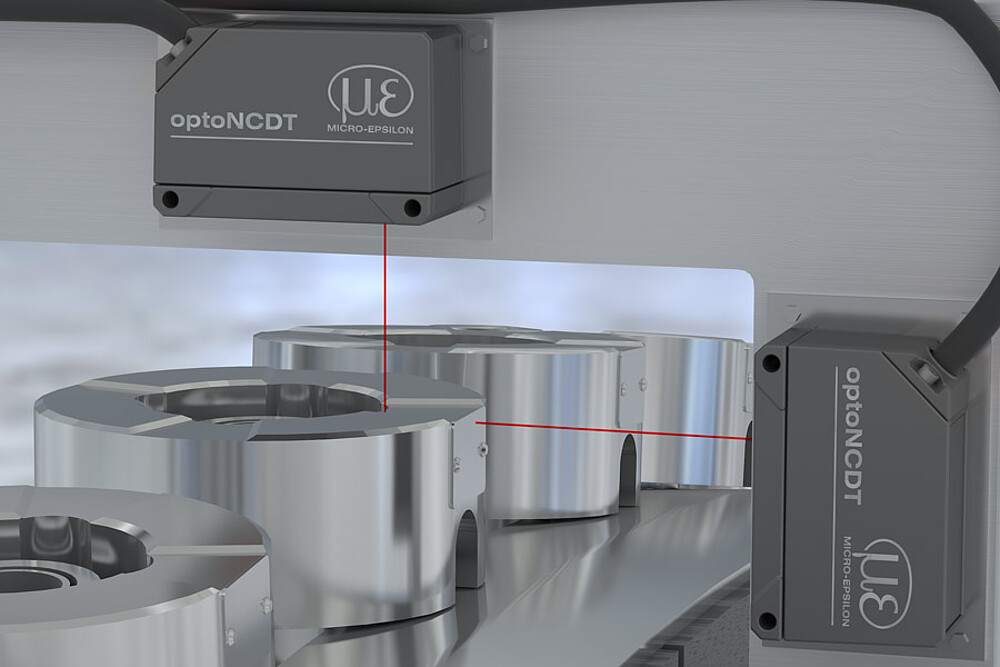 optoNCDT 1220 laser sensor during magazine measurement