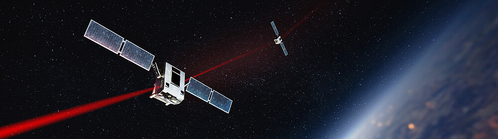 Peilien kallistusjärjestelmä satelliitteihin